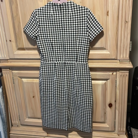 ANN TAYLOR 2petite.NW/O tags.black & white plaid.Invisible zipper.kick pleat. - Picture 7 of 11
